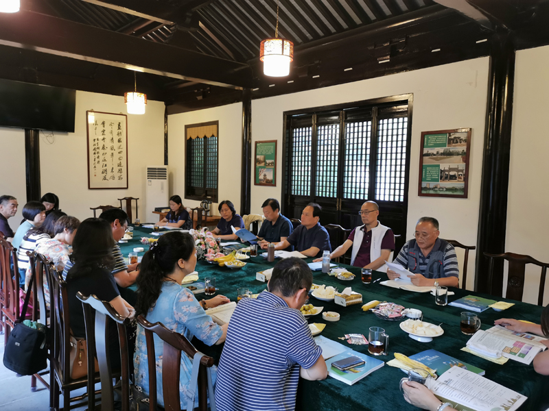 办好湿地学校，建设湿地科普教育基地， 提升青少年湿地生态保护教育水平